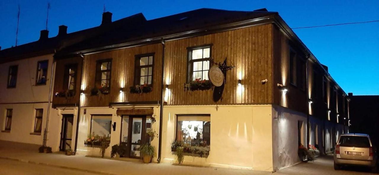 Metras Maja Hotel Aizpute Buitenkant foto