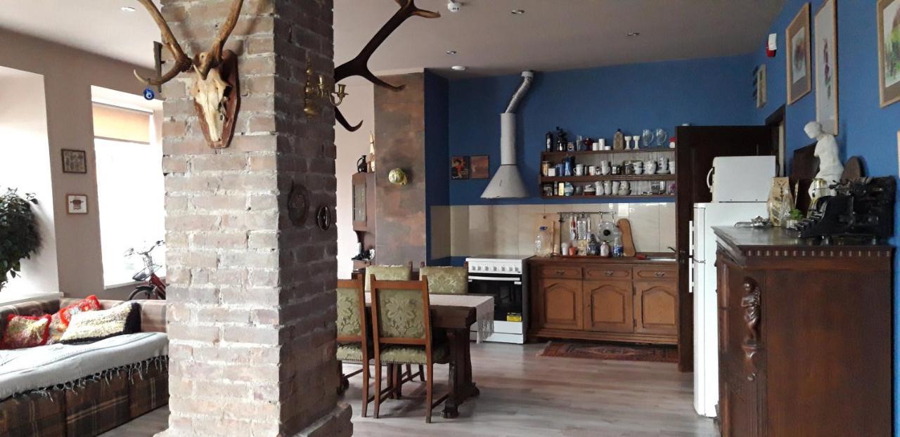 Metras Maja Hotel Aizpute Buitenkant foto