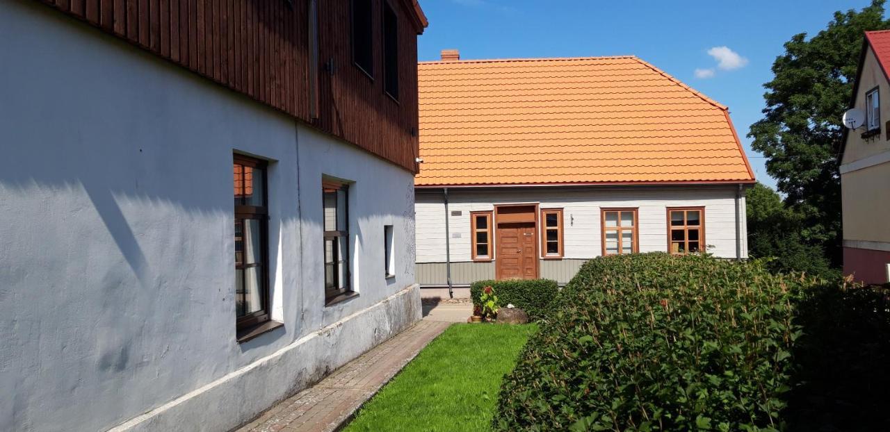 Metras Maja Hotel Aizpute Buitenkant foto