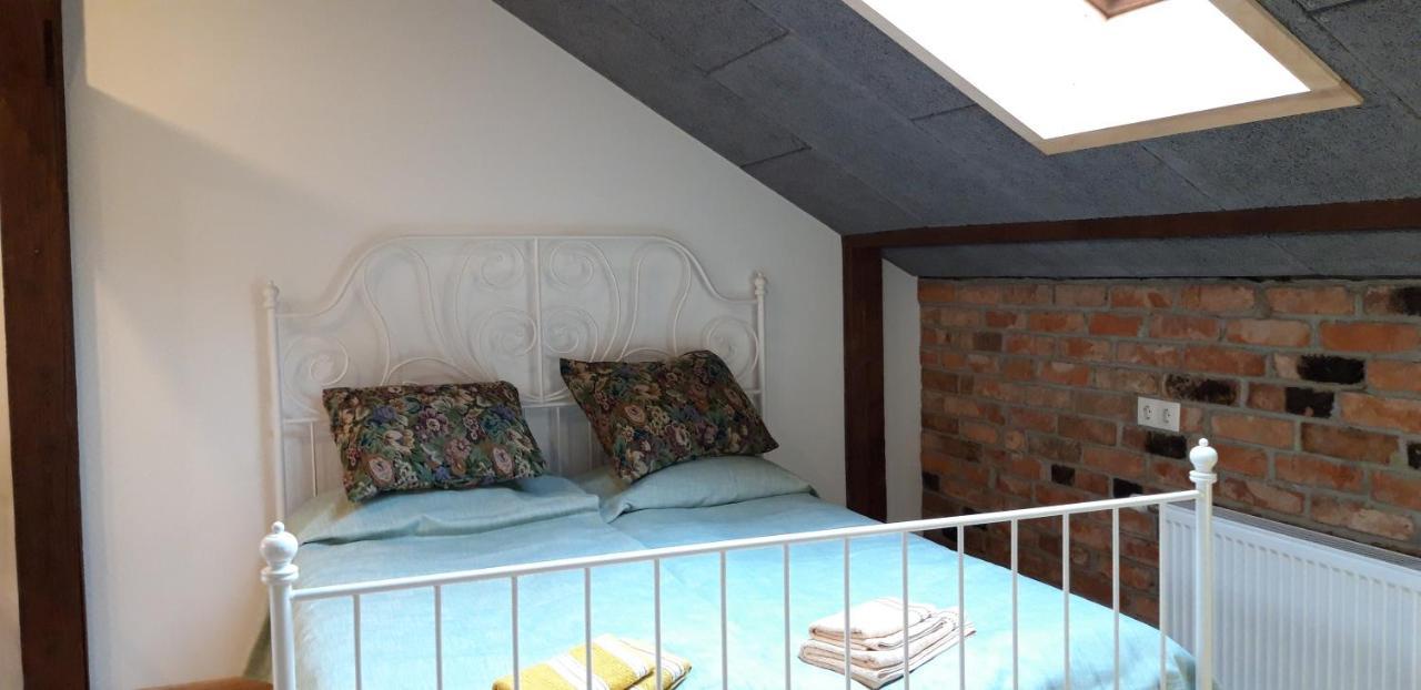 Metras Maja Hotel Aizpute Buitenkant foto