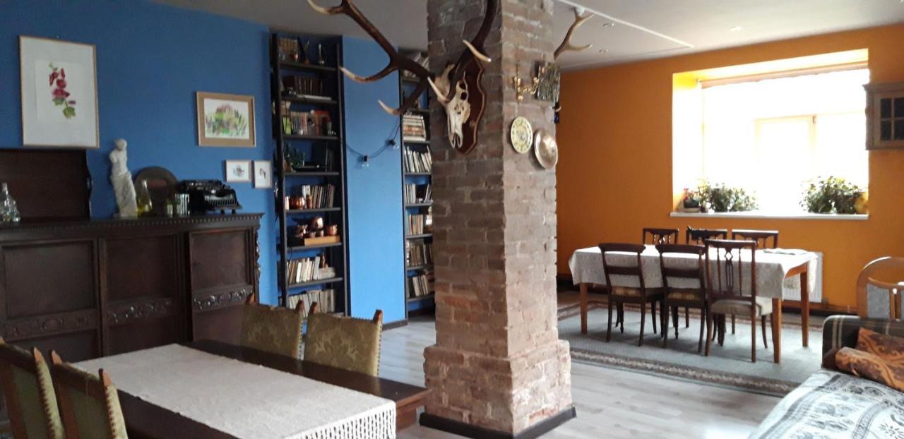 Metras Maja Hotel Aizpute Buitenkant foto