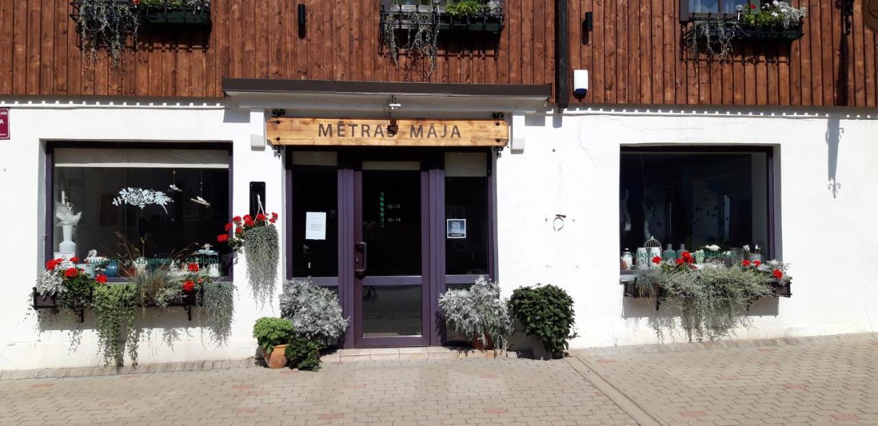 Metras Maja Hotel Aizpute Buitenkant foto