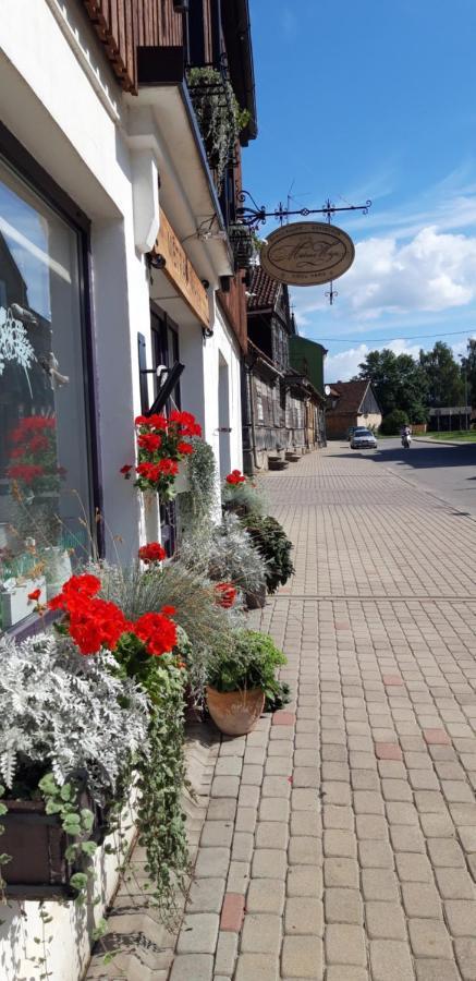 Metras Maja Hotel Aizpute Buitenkant foto