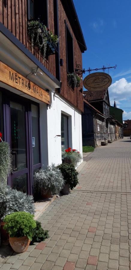 Metras Maja Hotel Aizpute Buitenkant foto