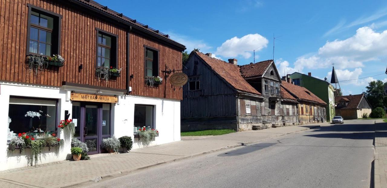 Metras Maja Hotel Aizpute Buitenkant foto